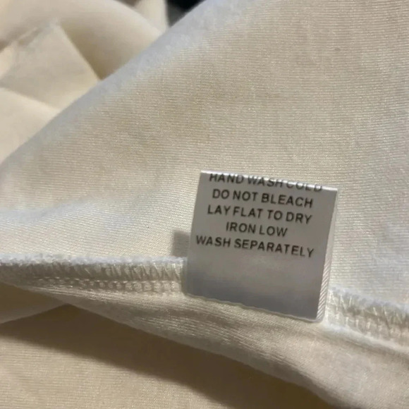 DH New York Pearl ruffle sleeve top Sz M New - Picture 13 of 14